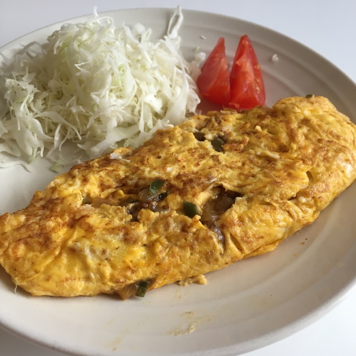 残ったドライカレーで！とろ～りチーズカレーオムレツ